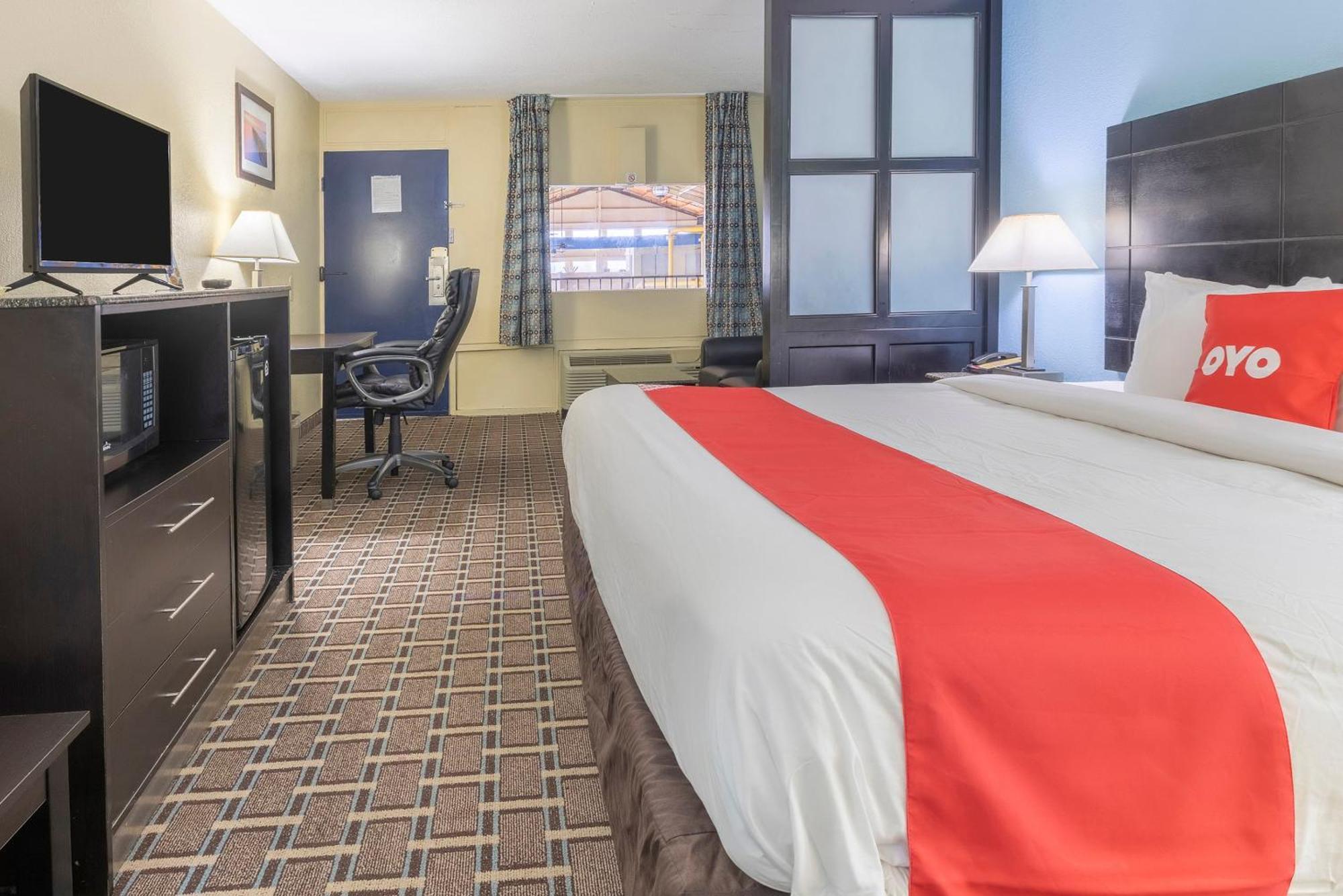Oyo Hotel Knoxville Tn Cedar Bluff I-40 Extérieur photo