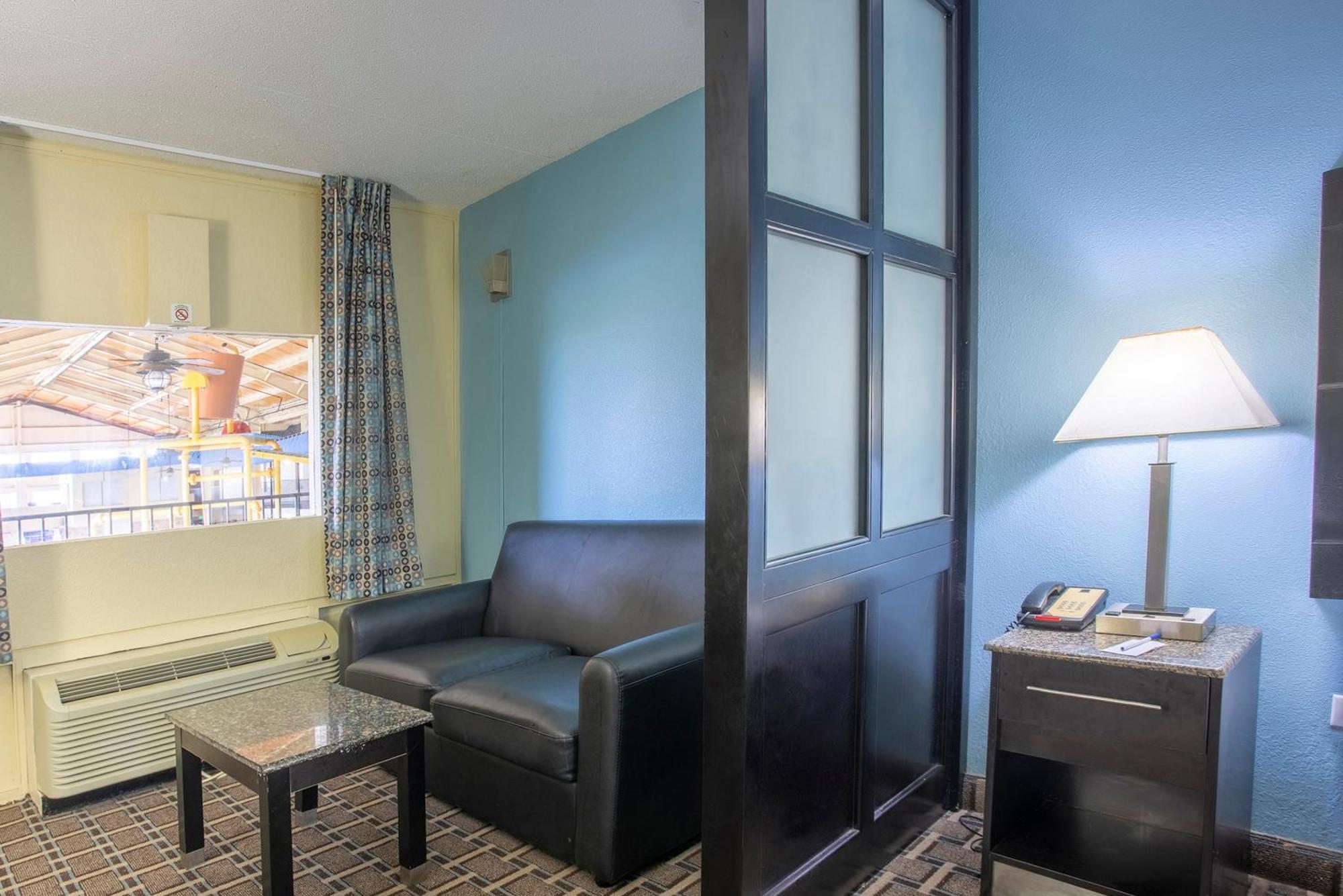 Oyo Hotel Knoxville Tn Cedar Bluff I-40 Extérieur photo