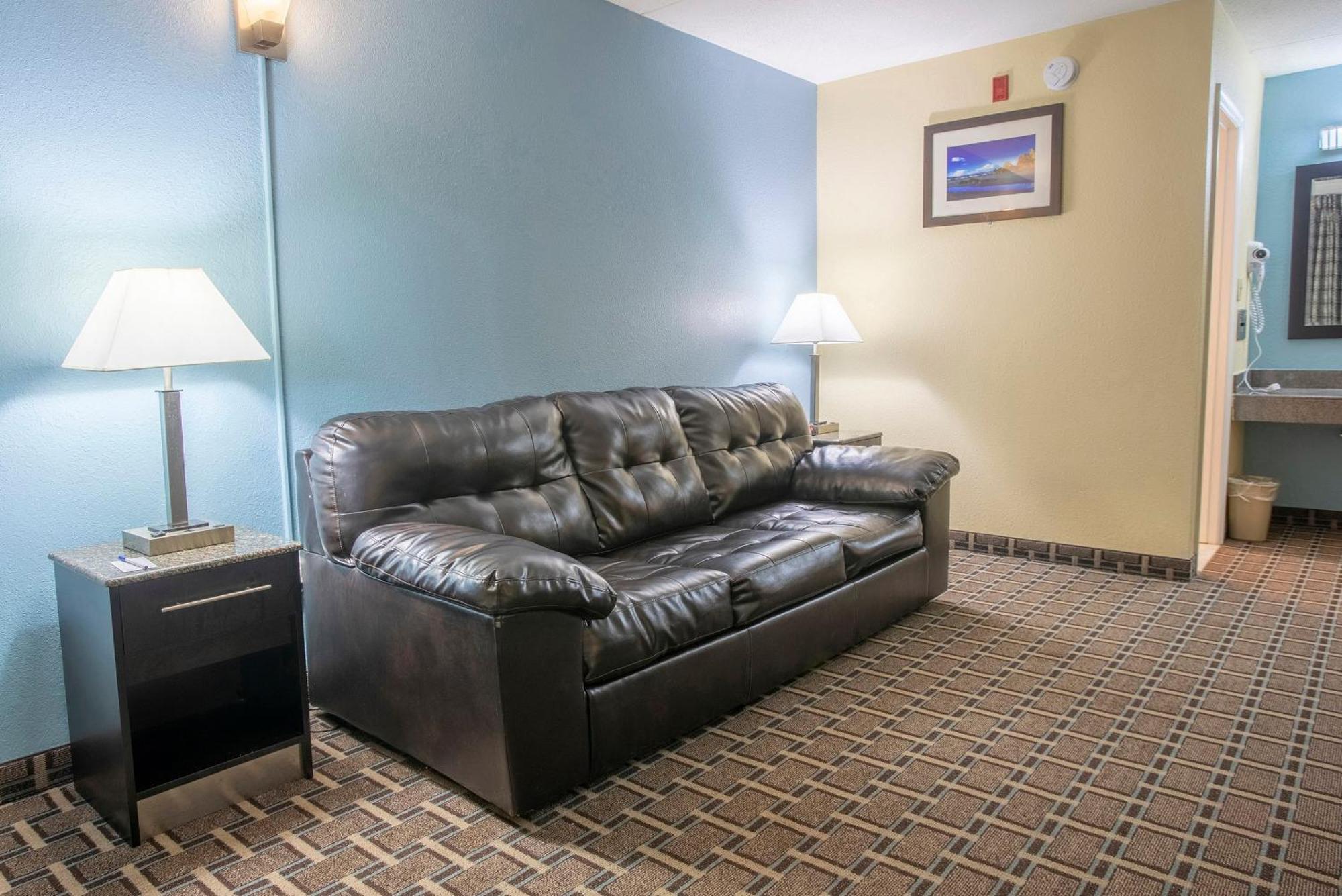 Oyo Hotel Knoxville Tn Cedar Bluff I-40 Extérieur photo
